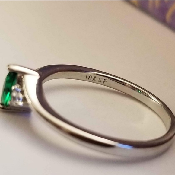 New 18K White Gold Plated Marquise Cut Emerald Diamond Ring for Women - Picture 5 of 9